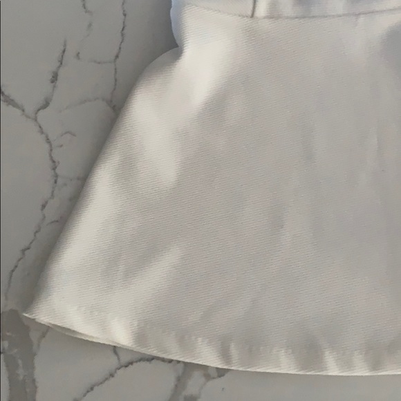 Metaphor White Stretchy Skirt - Picture 2 of 4